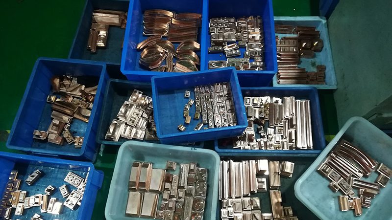 吹塑模具安装调试：关键步骤与注意事项**