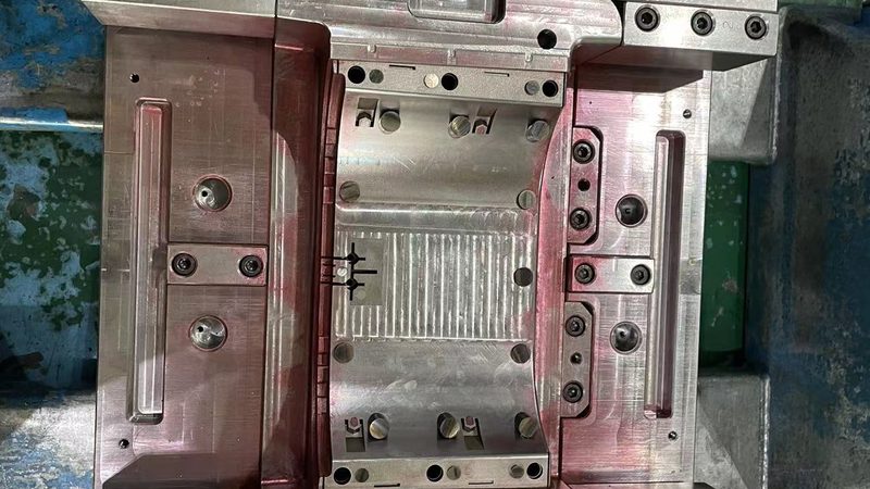 精密模具材质选型：关键步骤与要点解析**