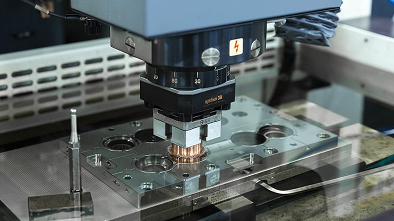 注塑模具生产基地：揭秘价格构成与影响因素**