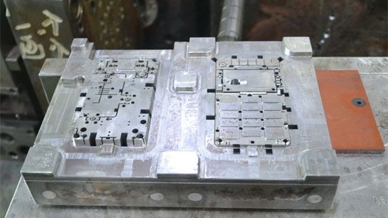 电子托盘吸塑模具：揭秘其制造工艺与选型要点**