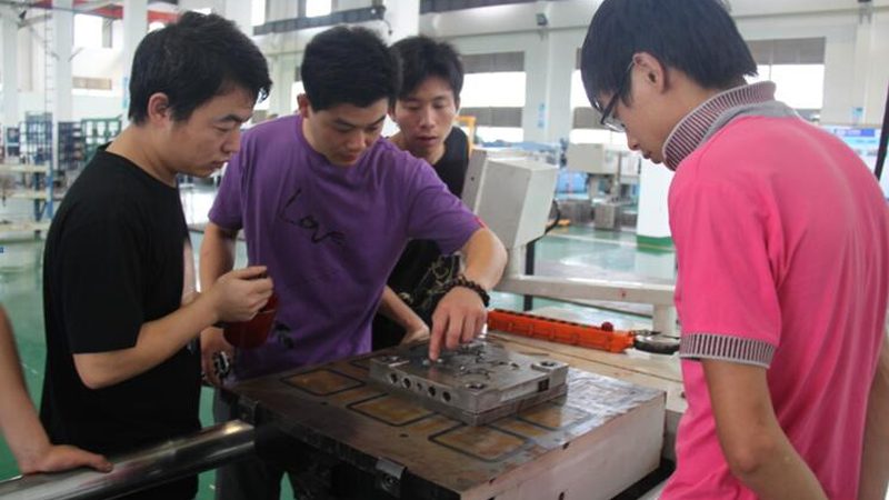 汽车模具选型：精准定位，提升制造效率**